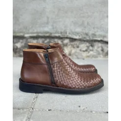 Bubetti 2609 (BRED LÆST) ankelstøvle i brun flettet skind