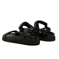 Pavement Mica sandal i sort skind på gummisål