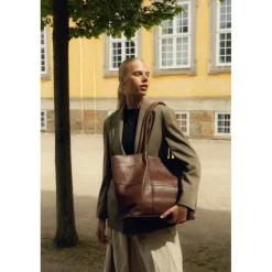 RE:DESIGNED Taske Mane Big Woodsmoke