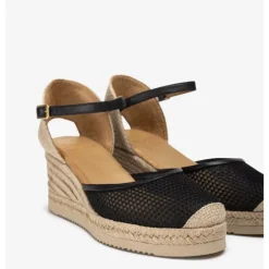 Unisa COREBO sandal med kilehæl i sort net