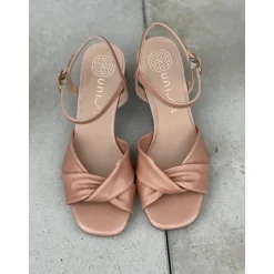 Unisa MEDWAY sandal i nude skind med hæl